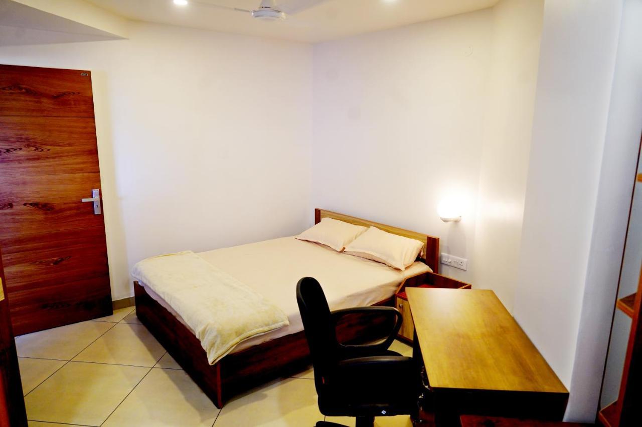 Kadampanattu'S Homestay Kochi Extérieur photo
