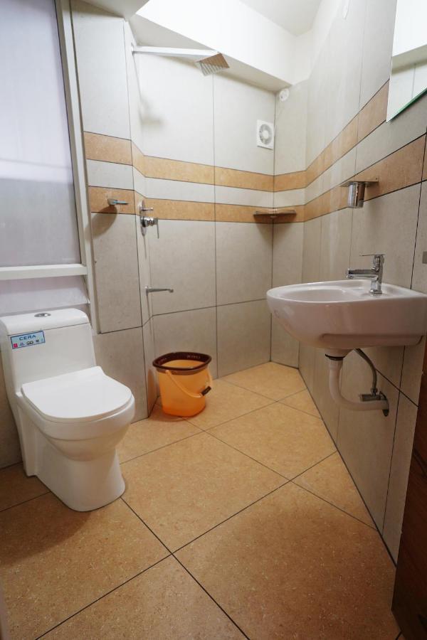 Kadampanattu'S Homestay Kochi Extérieur photo